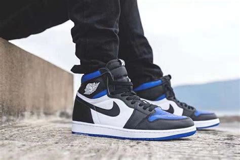 Nike Air Jordan 1 Retro High Og Royal Toe 555088 041 Authentic Shoes