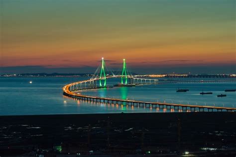 Premium Photo | Illuminated suspension bridge for seoul