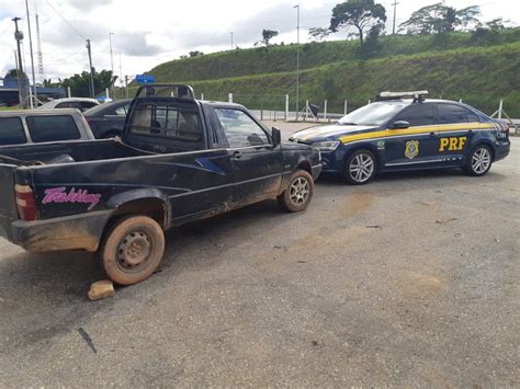 PRF Recupera Fiat Uno Pick Up Furtado Durante Assalto De Fazenda Em