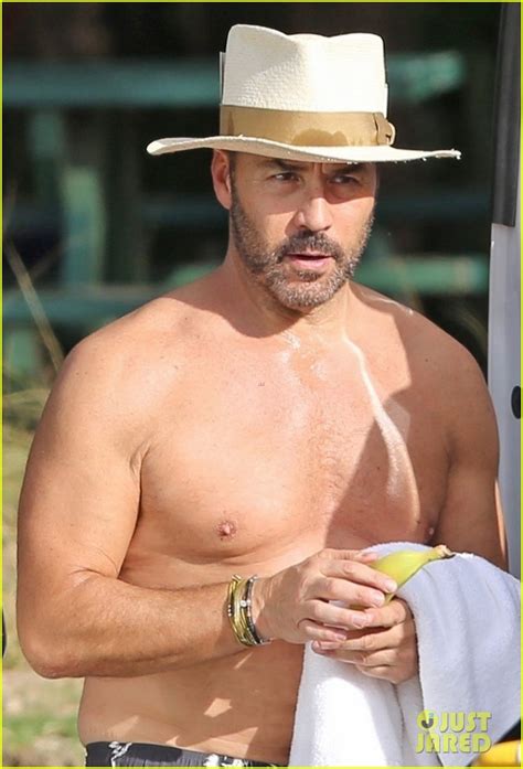 Shirtless Jeremy Piven British Actress Darcie Lincoln Relax In Hawaii