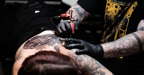 Prozess In Innsbruck Blut Und Ehre Tiroler Wegen Tattoo Vor