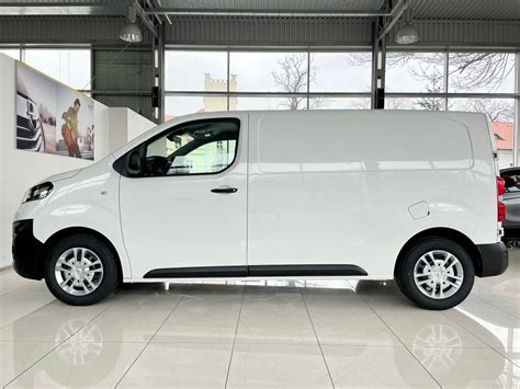 Opel Vivaro ihned k odběru Provedení Van e 100kW M ZP zdarma za