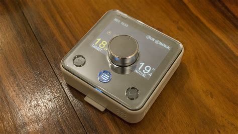 Hive Smart Thermostat Review // TechNuovo.com