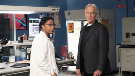 Ncis Episode 400 Gibbs And Ducky Meet In Flashbacks Photos