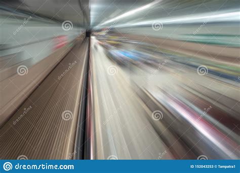 T Nel Ferroviario De Subterr Neo Movimiento Abstracto De La Velocidad