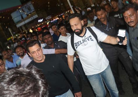 Salman Khan Was Spotted At The Airport Kisi Ka Bhai Kisi Ki Jaan Actor Had Gone To Dubai