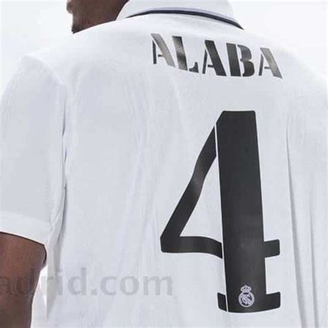 Un Flocage Inspir De L Poque Des Galactiques Pour Le Real Madrid