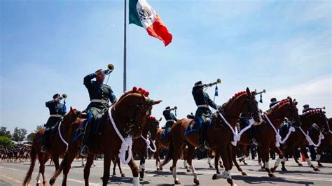 Desfile Cívico Militar 2023 En La Cdmx Así Se Vivió El Magno Evento En El Zócalo Mvs Noticias