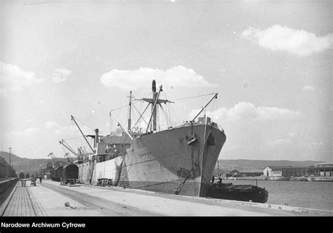 Odbudowa Portu Gdynia 1945 1950 Rocznik Gdyński