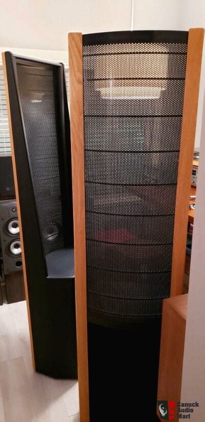 Martin Logan Quest Z Electrostatic Speaker Photo Canuck