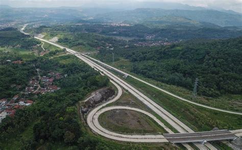 Proyek Jalan Tol Cisumdawu Seksi Dua Ditagertkan Beroperasi Tahun Ini