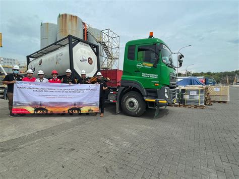 SAPETRO Dan PERTAMINA Melakukan Penjualan Perdana Produk Smooth Fluid