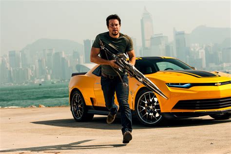 Mark Walhberg as Cade Yeager in Transformers: Age of Extinction - Mark Wahlberg Photo (39155821 ...