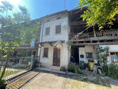 Vendita Casa Colonica In Via Vallata Vittorio Veneto Da