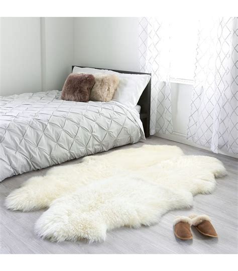 White Sheepskin Rug By Bowron Large Quatro Lambskin Rug At Sheepskin Town