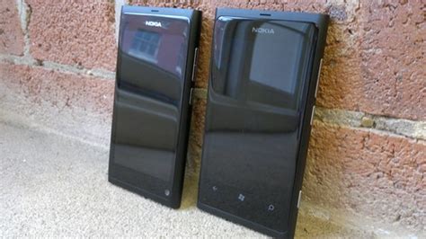 Nokia N9 Vs Lumia 800