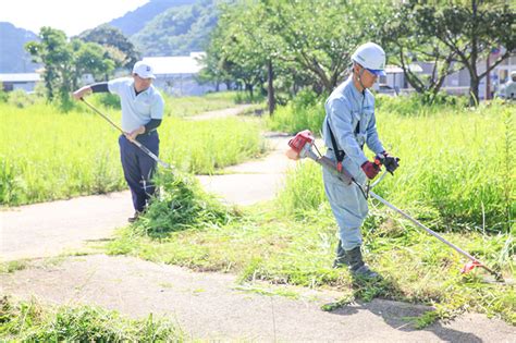 つくみん公園をきれいに 津久見支部青年部会： 大分建設新聞