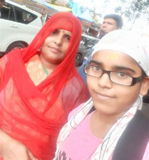 नोएडा में मां बेटी की मौत भटपुरा में मचा कोहराम Mother And Daughter