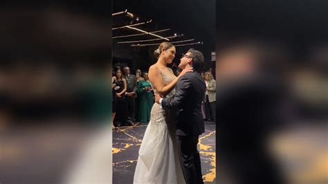 Karen Schwarz Y Ezio Oliva Protagonizaron Rom Ntico Baile El D A De Su