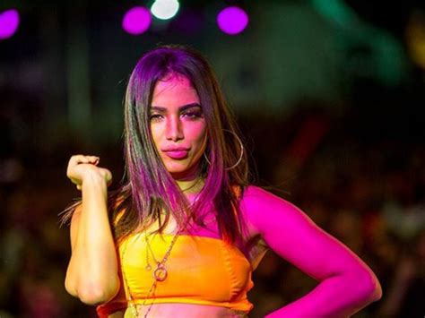 F Tatua Anitta Na Panturrilha E Autor Da Obra Mostra Resultado Nas Redes