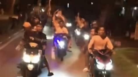 Rombongan Bocah Di Pontianak Kendarai Motor Sambil Bawa Celurit