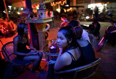 Photos Et Images De Night Life In Cambodian Capital Phnom Penh Getty