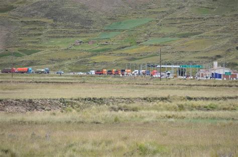 Puno Bloquean Vía Interoceánica Por Incremento De Tarifas De Peaje Fotos Peru El Comercio