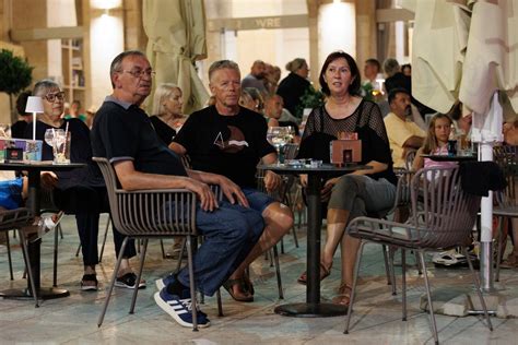 Zadarski Klapa Munita održala koncert na Narodnom trgu pogledajte