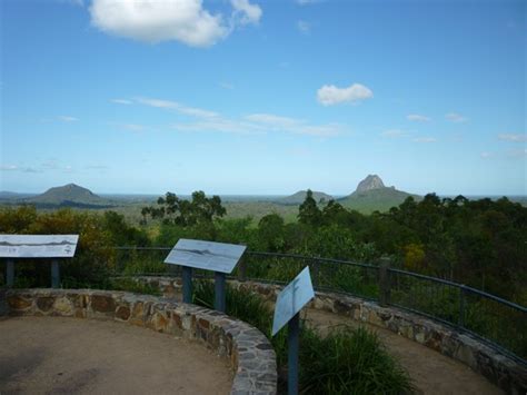 Glasshouse Mountain Lookout - Aussie Bushwalking