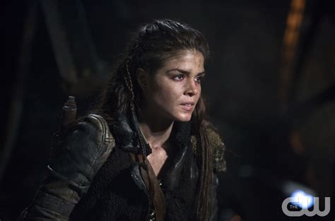 The 100 Season 2 Spoilers Watch Octavia Find A Dead Body In Season