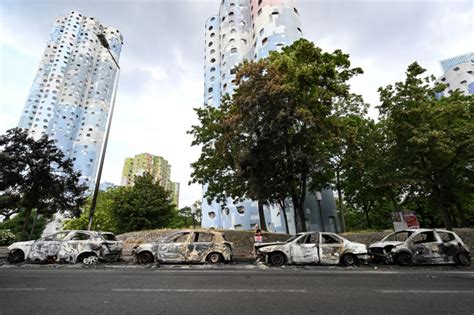 Fran A Vive Terceira Noite De Protestos Presos E Fogo Em