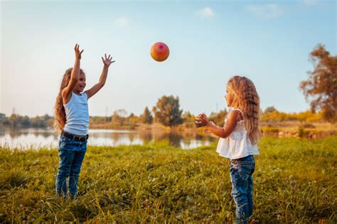 13 actividades para mejorar la coordinación mano ojo en niños pequeños