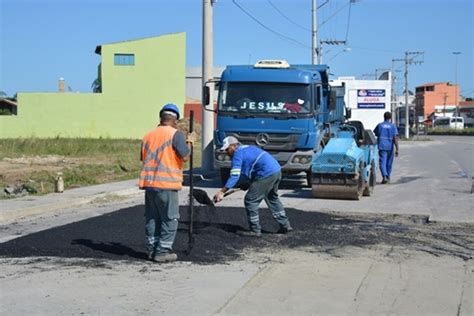 Rodovia RJ 140 em São Pedro da Aldeia passa por recapeamento