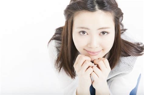 男性に聞いた！ 彼女から愛情表現を求められるのって、うれしい？ 重い？ モデルプレス