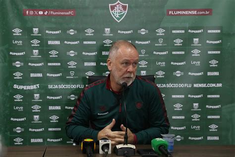 Mano elogia jovens e entrega do Fluminense Esse é o caminho Jogada 10