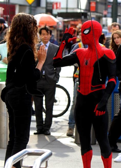 Spider Man Lejos De Casa Filtrado El Nuevo Traje Rojo Y Negro De Spidey