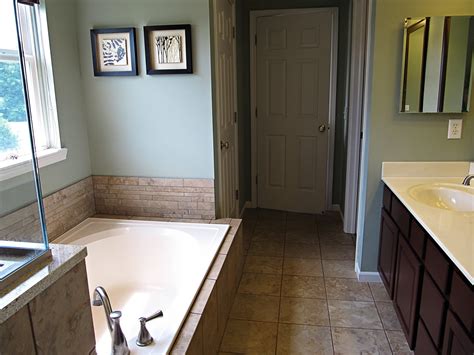 Master Bathroom Before - After (and everything in between!) | Remodelaholic