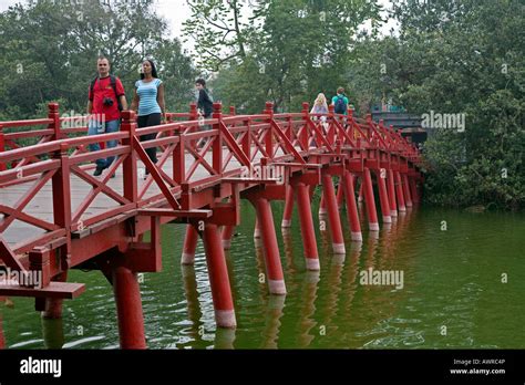 Interconnecting bridge hi-res stock photography and images - Alamy