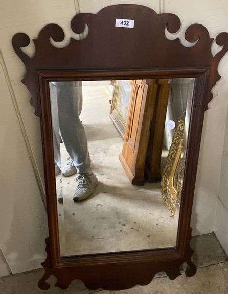 Mahogany Mirror Dixon S Auction At Crumpton