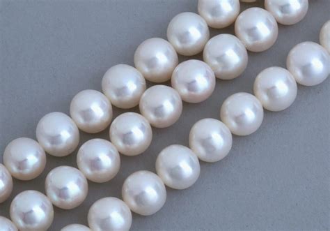 Pure Pearls Weekly Newsletter: Exploring the Science of Pearl Luster