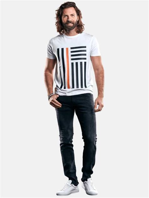 Herren Bio Baumwoll T Shirt Mit Erhobenem Statement Print In Kaufen