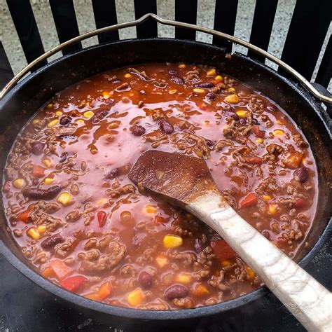 Chili Con Carne Im Dutch Oven Gg Grillende