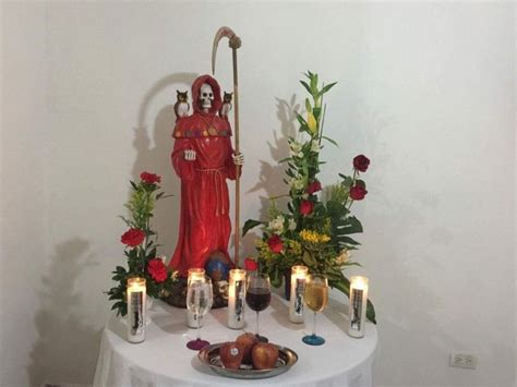 Altares A La Santa Muerte