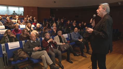 Carlo Massarini Presenta Il Libro Vivo Dal Vivo Telerama News