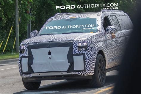 2025 Ford Expedition Spotted With 24 Inch Wheels Photos