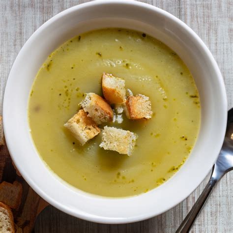 52 Seasonal Soups To Perfectly Elevate Your Creations Through The Year ...