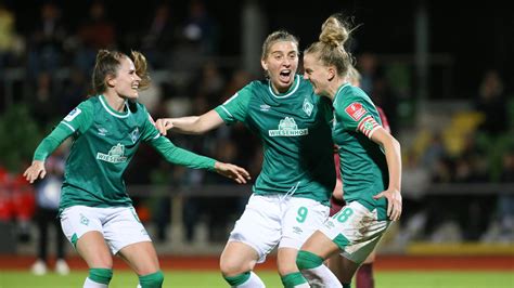 Frauen Bundesliga Werder Bremen Holt Gegen Sgs Essen Den Ersten Saisonsieg Hausicke Trifft