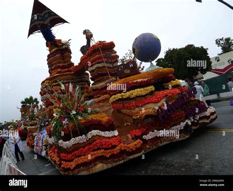 Pasadena, California, USA 3rd January 2023 Rose Parade Floats on display at Floatfest for Rose ...