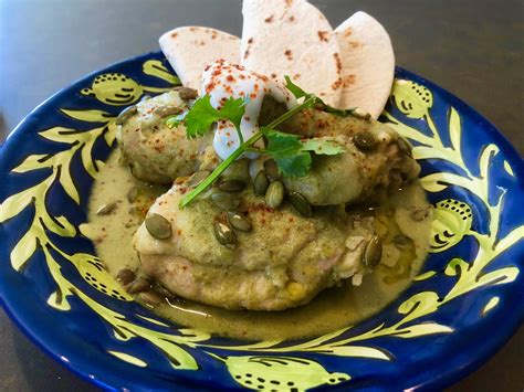 Mole Verde de Pollo (Chicken in Green Mole Sauce) - Epicurean Exchange ...