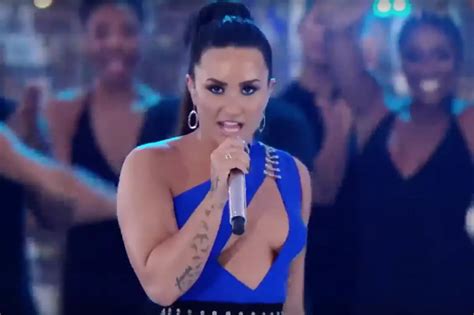 Demi Lovato Performs 'Sorry Not Sorry' in Las Vegas For 2017 MTV VMAs